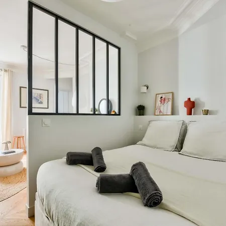 A Pied : Folies Bergere Et Grands Boulevards Apartmán