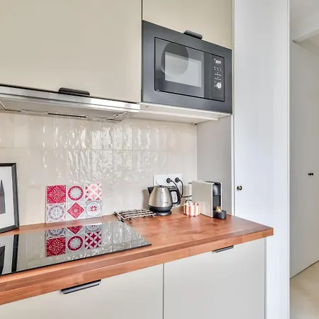 A Pied : Folies Bergere Et Grands Boulevards