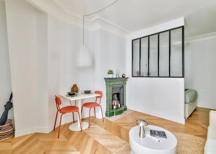 Appartement A Pied : Folies Bergere Et Grands Boulevards *