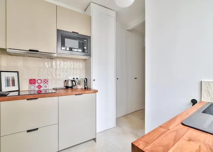 A Pied : Folies Bergere Et Grands Boulevards Appartement Parijs