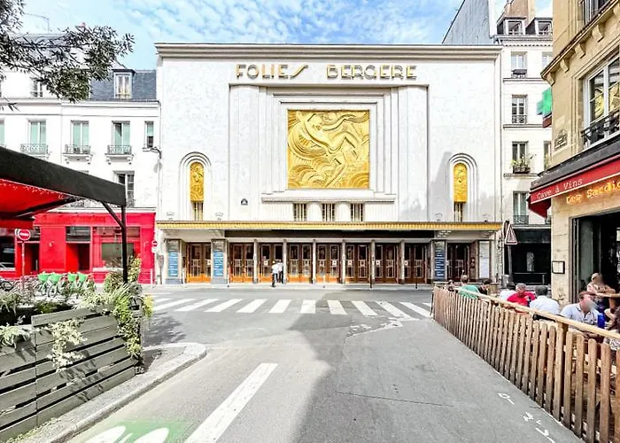 A Pied : Folies Bergere Et Grands Boulevards * Parijs